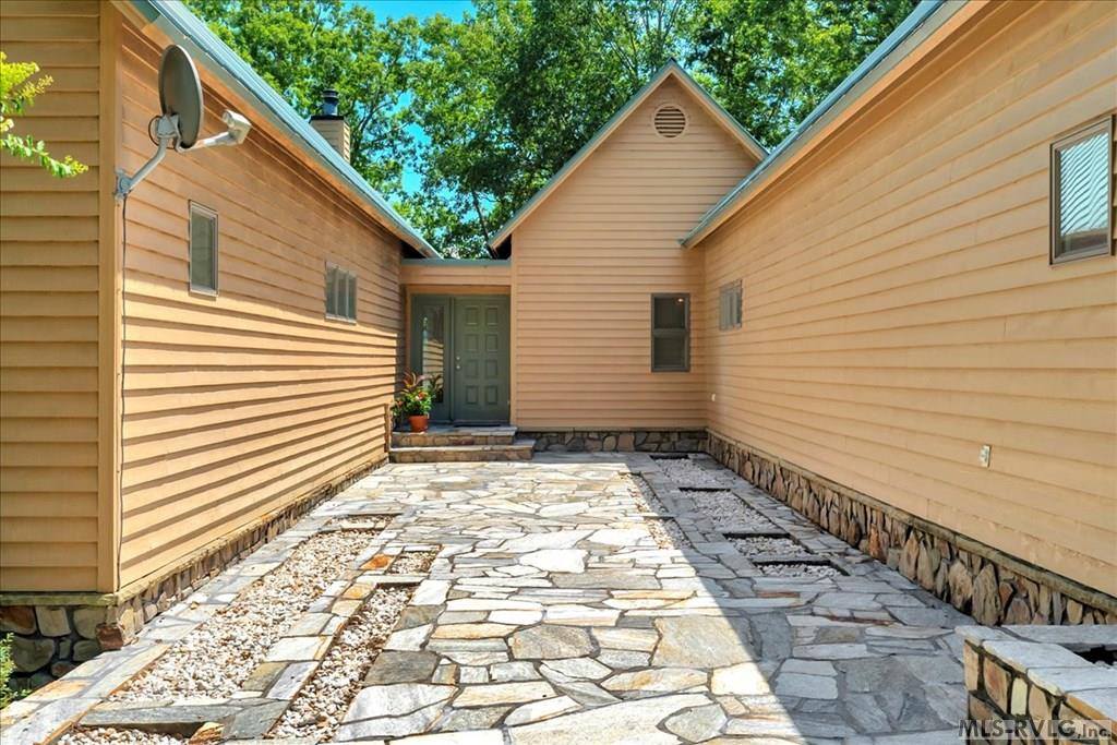 143 Cabin Point Rd, Littleton, NC 27850