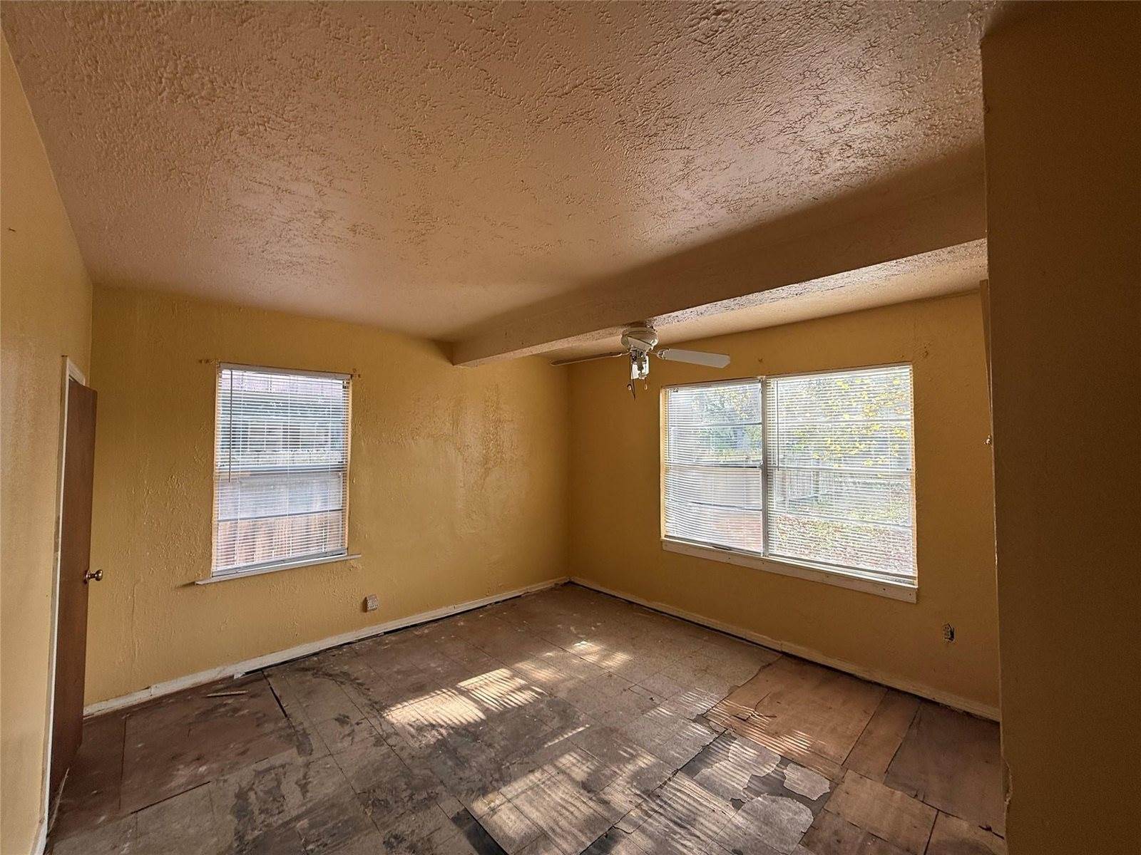 1217 3rd Avenue North, Texas City, TX 77590