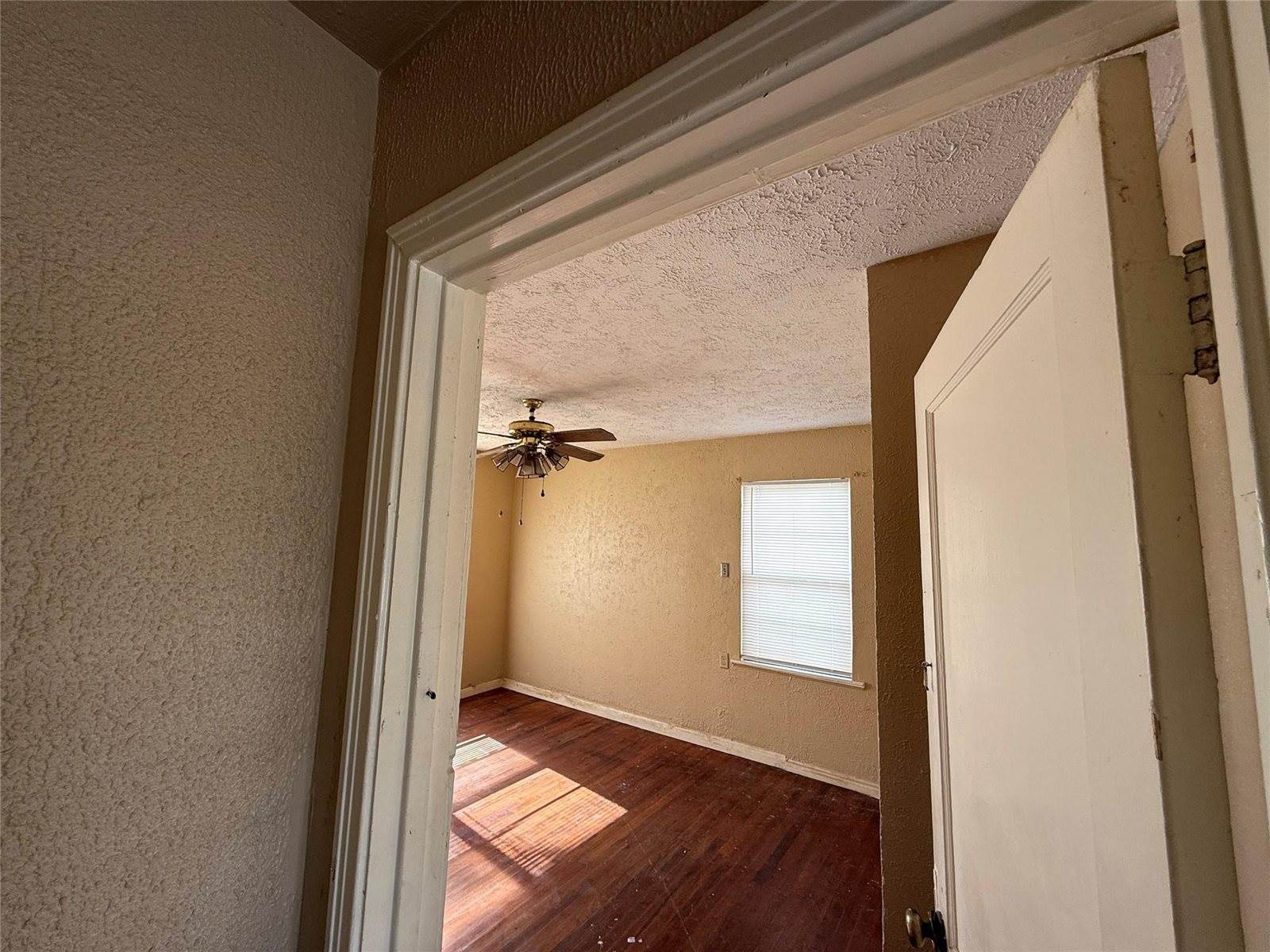 1217 3rd Avenue North, Texas City, TX 77590