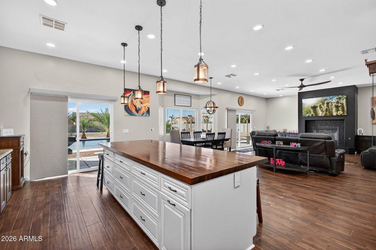 6953 West Quarter Horse Run, Coolidge, AZ 85128