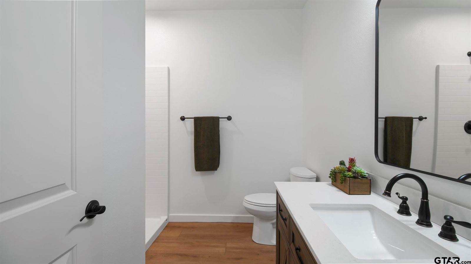 837 Red Bud Cir, Bullard, TX 75757