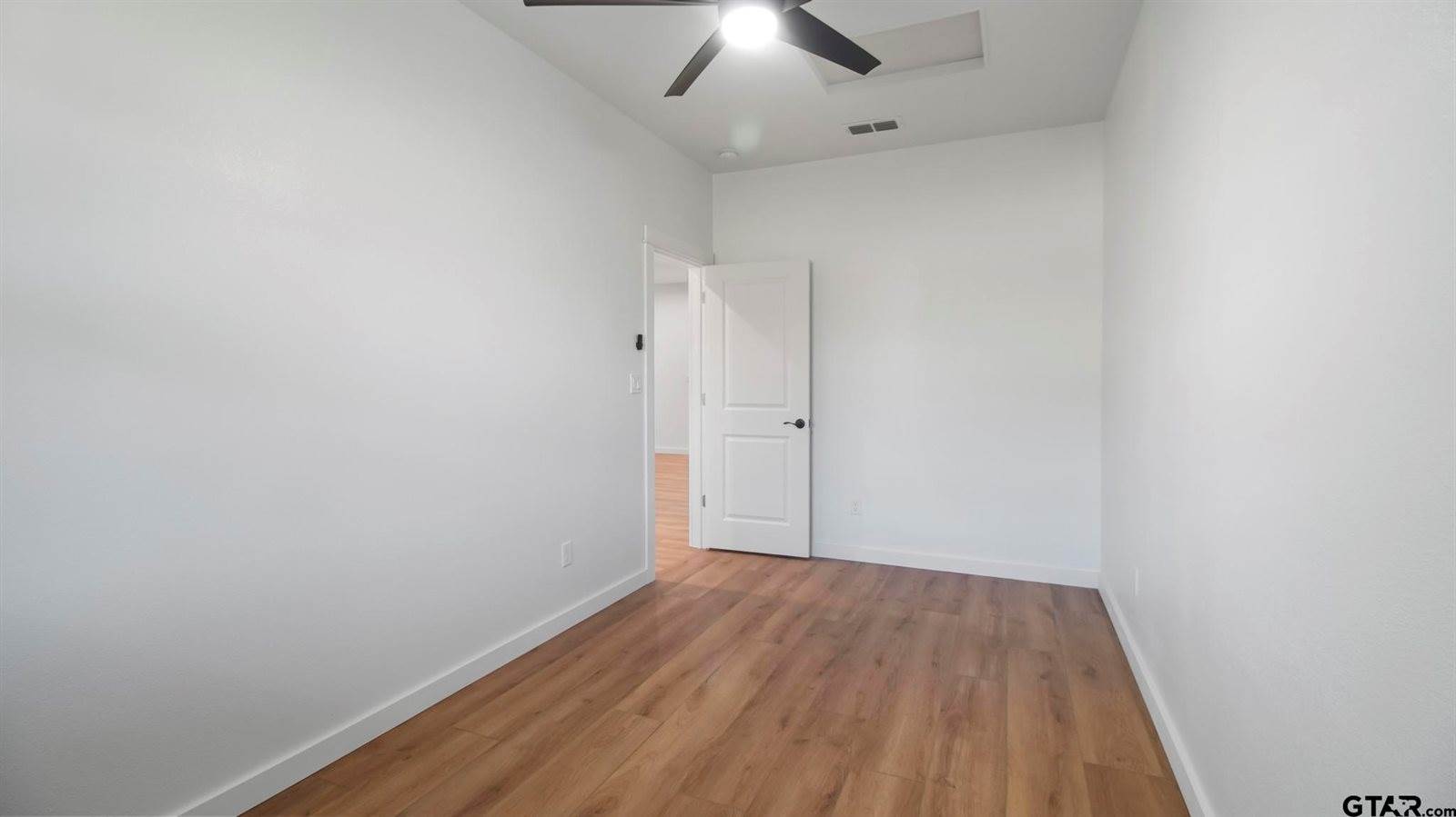 837 Red Bud Cir, Bullard, TX 75757