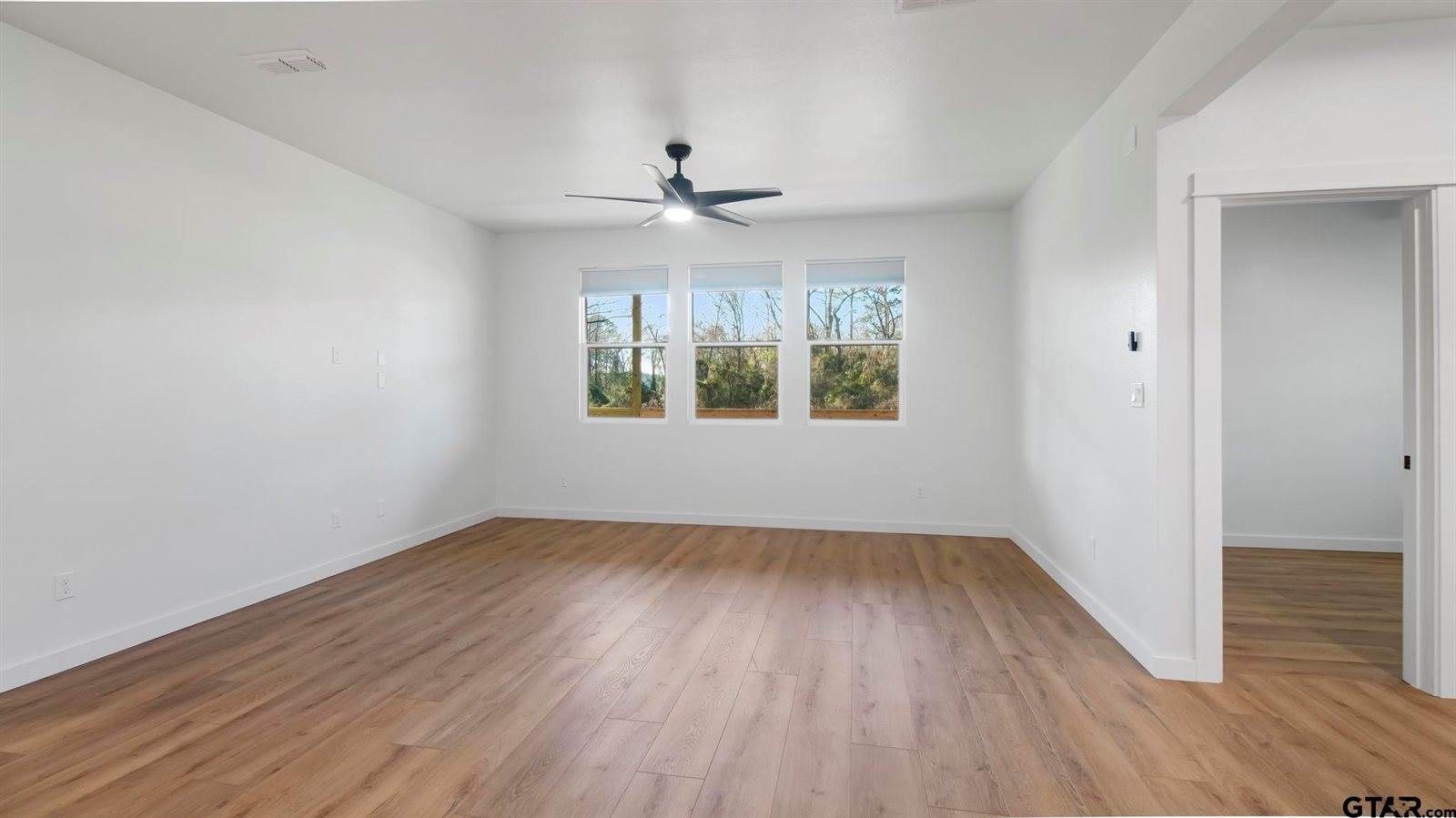 837 Red Bud Cir, Bullard, TX 75757