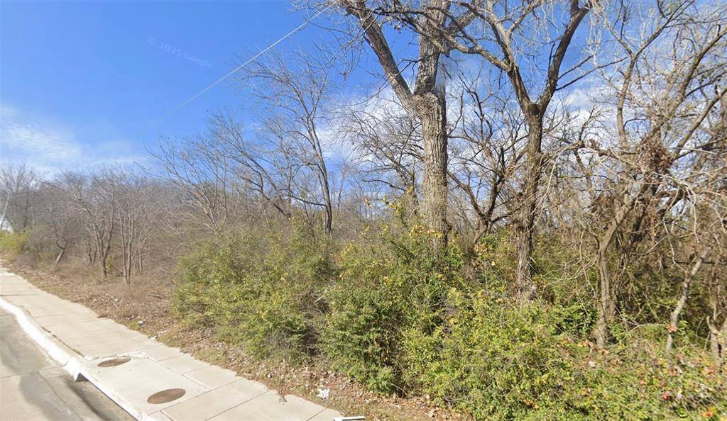 4909 Brentwood Stair Road, Fort Worth, TX 76103