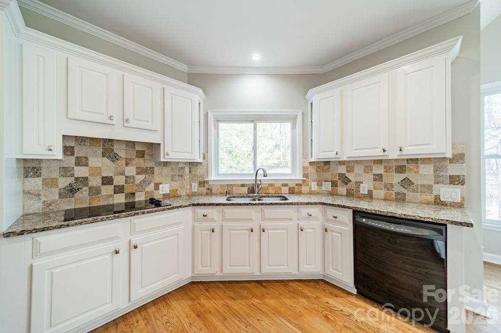 3306 Savannah Hills Drive, Matthews, NC 28105