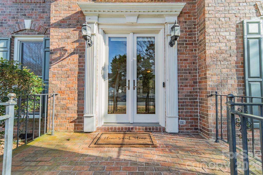 3306 Savannah Hills Drive, Matthews, NC 28105