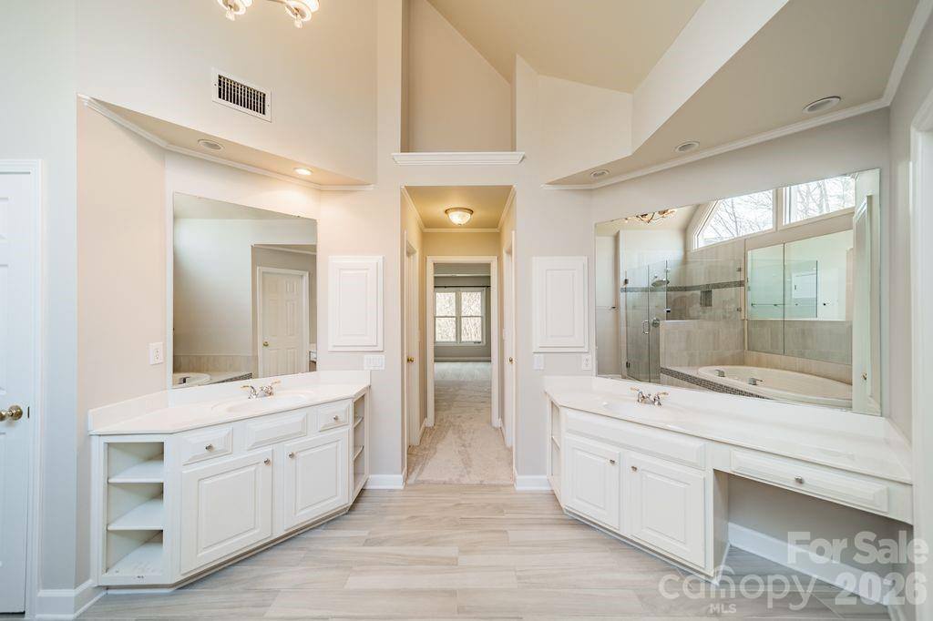 3306 Savannah Hills Drive, Matthews, NC 28105