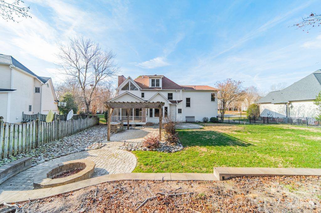 3306 Savannah Hills Drive, Matthews, NC 28105