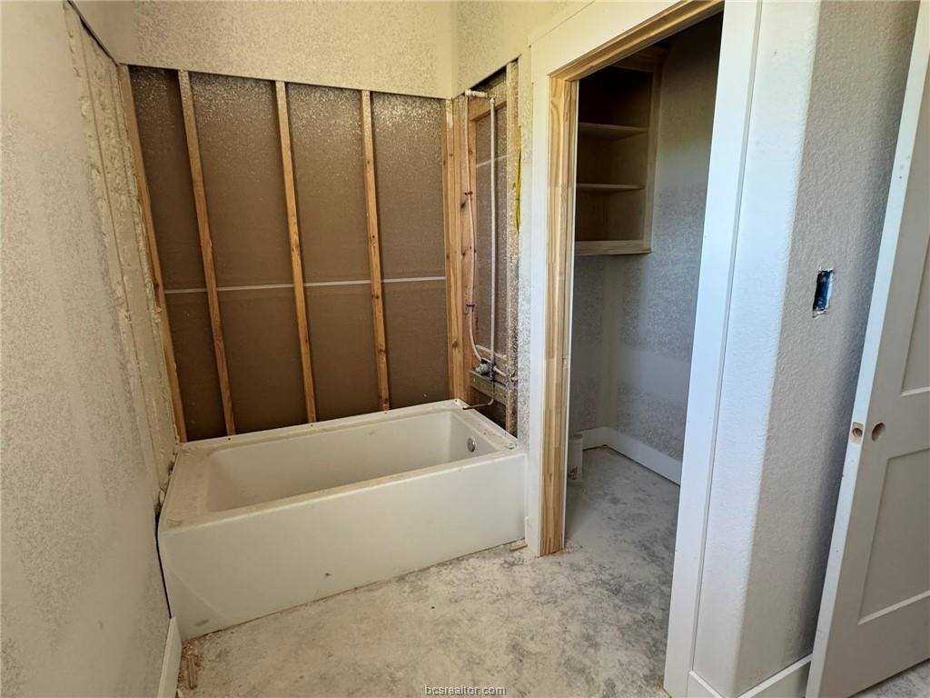 6788 Ellehue Lane, Bryan, TX 77808