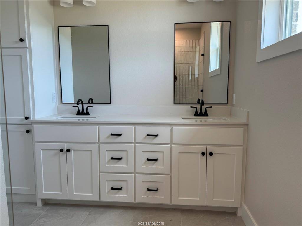 6788 Ellehue Lane, Bryan, TX 77808