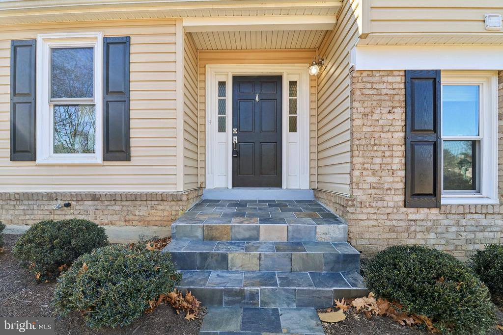 16920 Glen Oak Run, Rockville, MD 20855