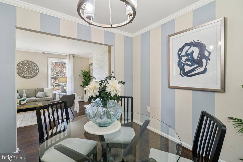 16920 Glen Oak Run, Rockville, MD 20855