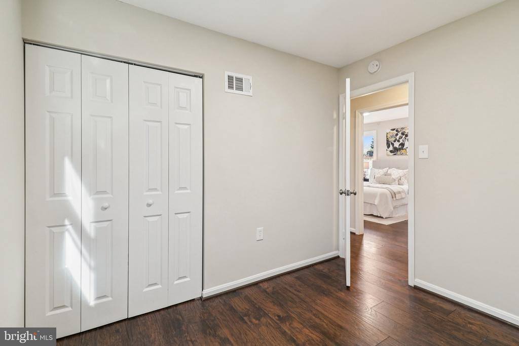 16920 Glen Oak Run, Rockville, MD 20855