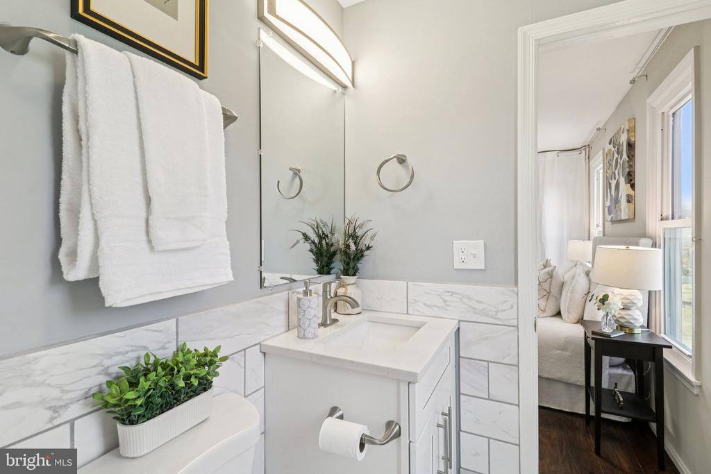 16920 Glen Oak Run, Rockville, MD 20855