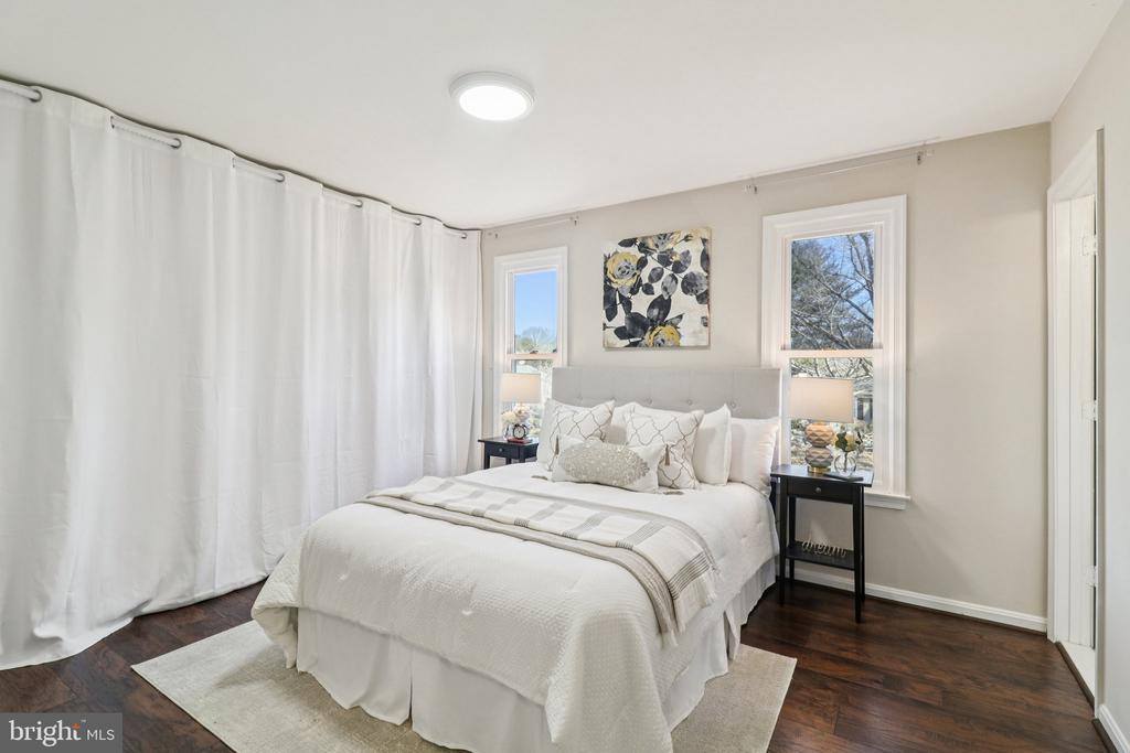 16920 Glen Oak Run, Rockville, MD 20855