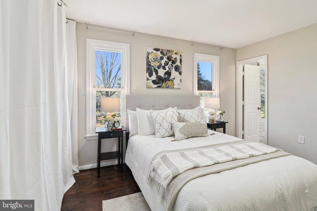 16920 Glen Oak Run, Rockville, MD 20855