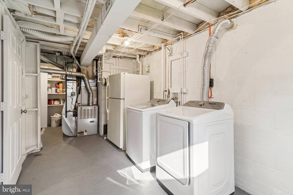 16920 Glen Oak Run, Rockville, MD 20855