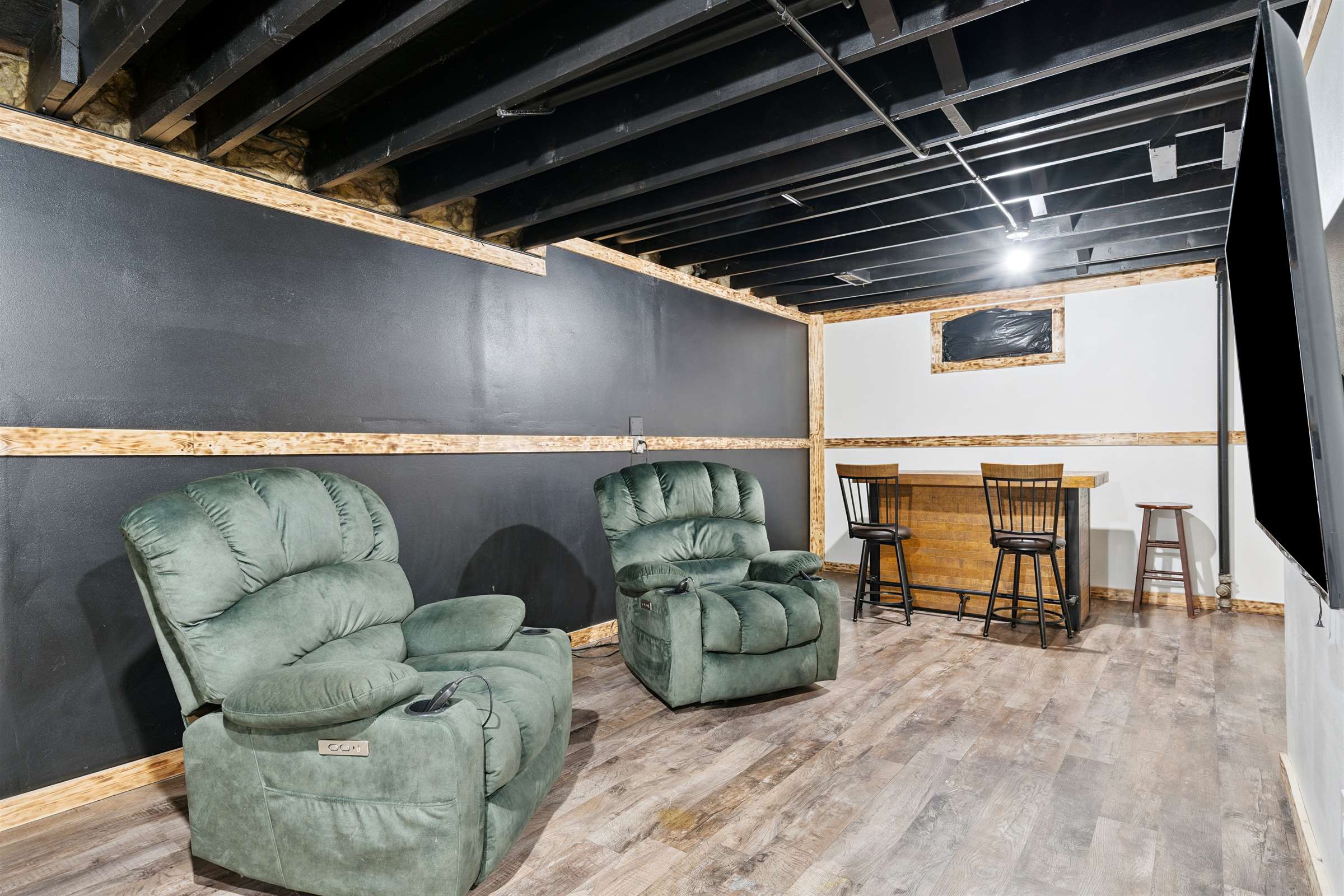 1627 Gryn Dr, Iowa City, IA 52246