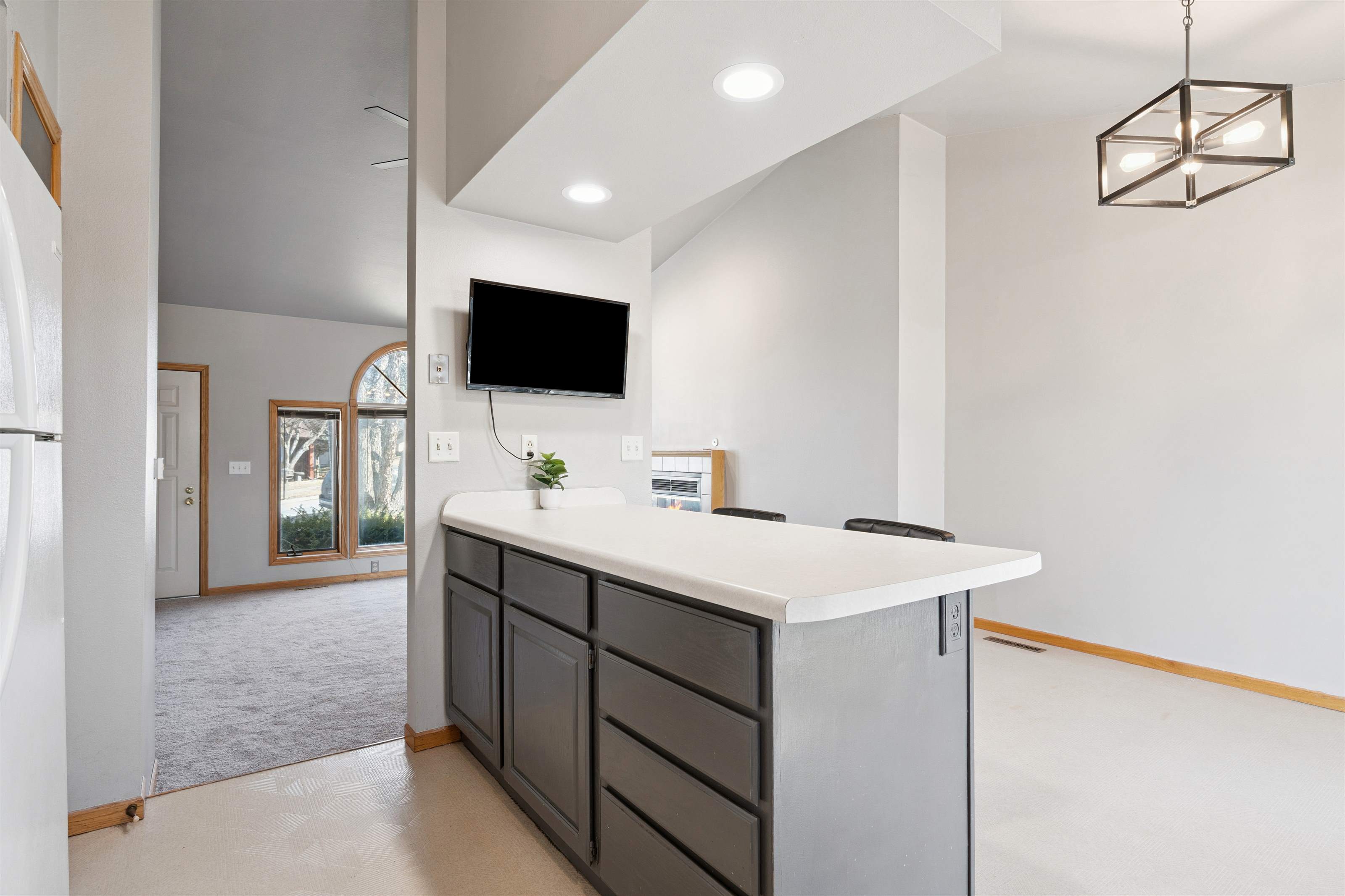 1627 Gryn Dr, Iowa City, IA 52246