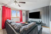 1627 Gryn Dr, Iowa City, IA 52246