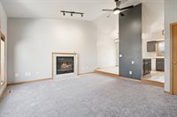 1627 Gryn Dr, Iowa City, IA 52246