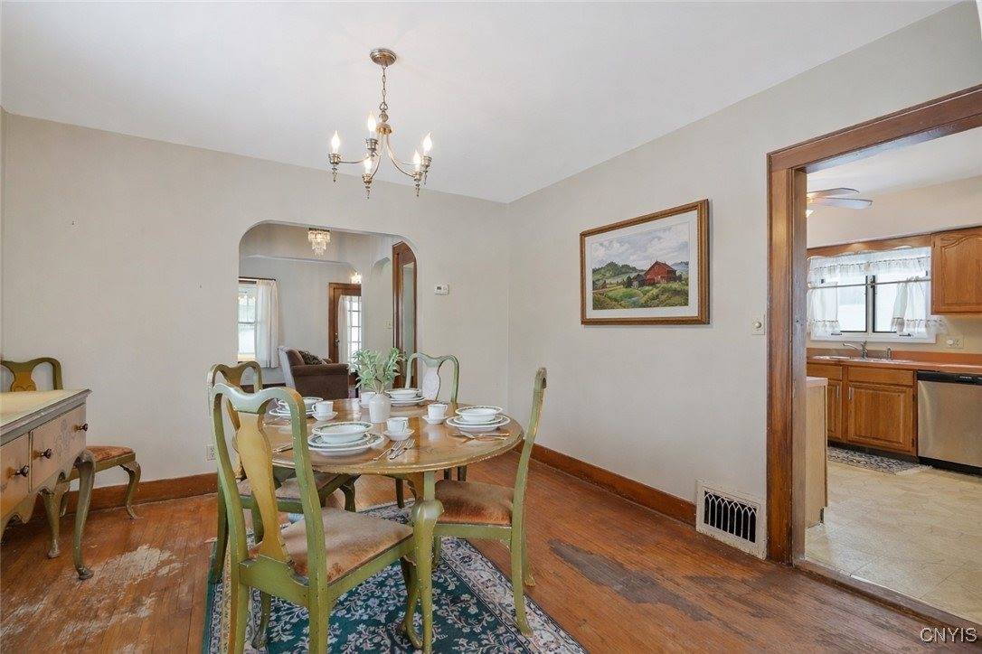 200 Milford Drive West, Syracuse, NY 13206