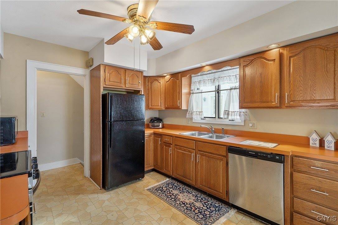 200 Milford Drive West, Syracuse, NY 13206