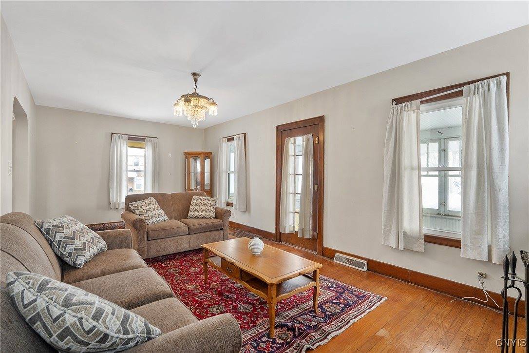 200 Milford Drive West, Syracuse, NY 13206