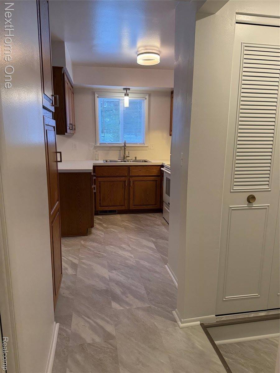 1601 North Fairview Avenue, LansingCity_Ingham, MI 48912