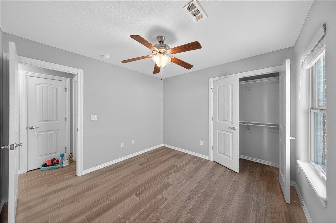 971 Lakeview Drive, Centerton, AR 72719