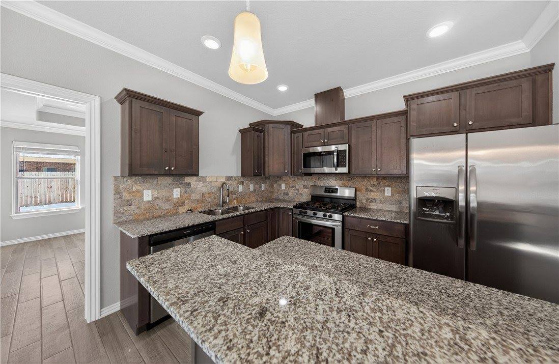 971 Lakeview Drive, Centerton, AR 72719