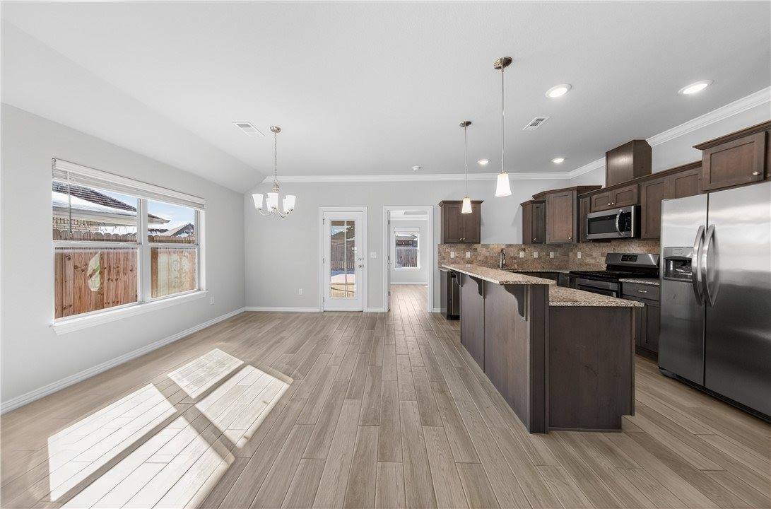 971 Lakeview Drive, Centerton, AR 72719