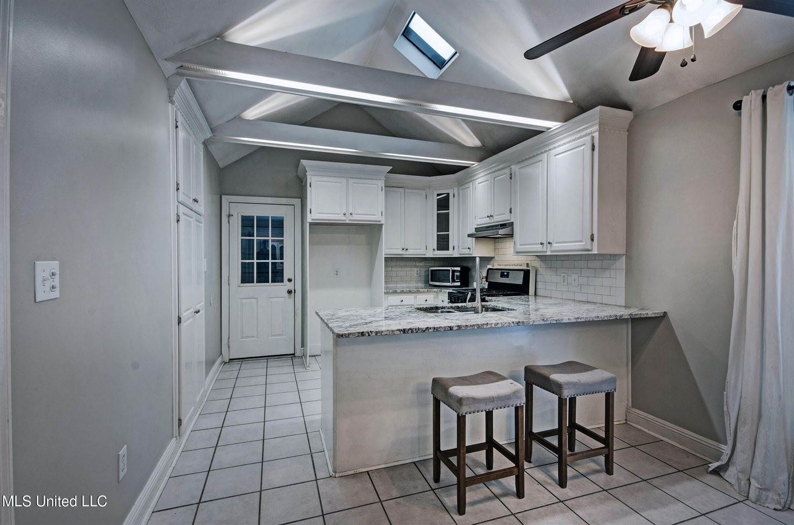 4021 Brookwood Drive, Flowood, MS 39232