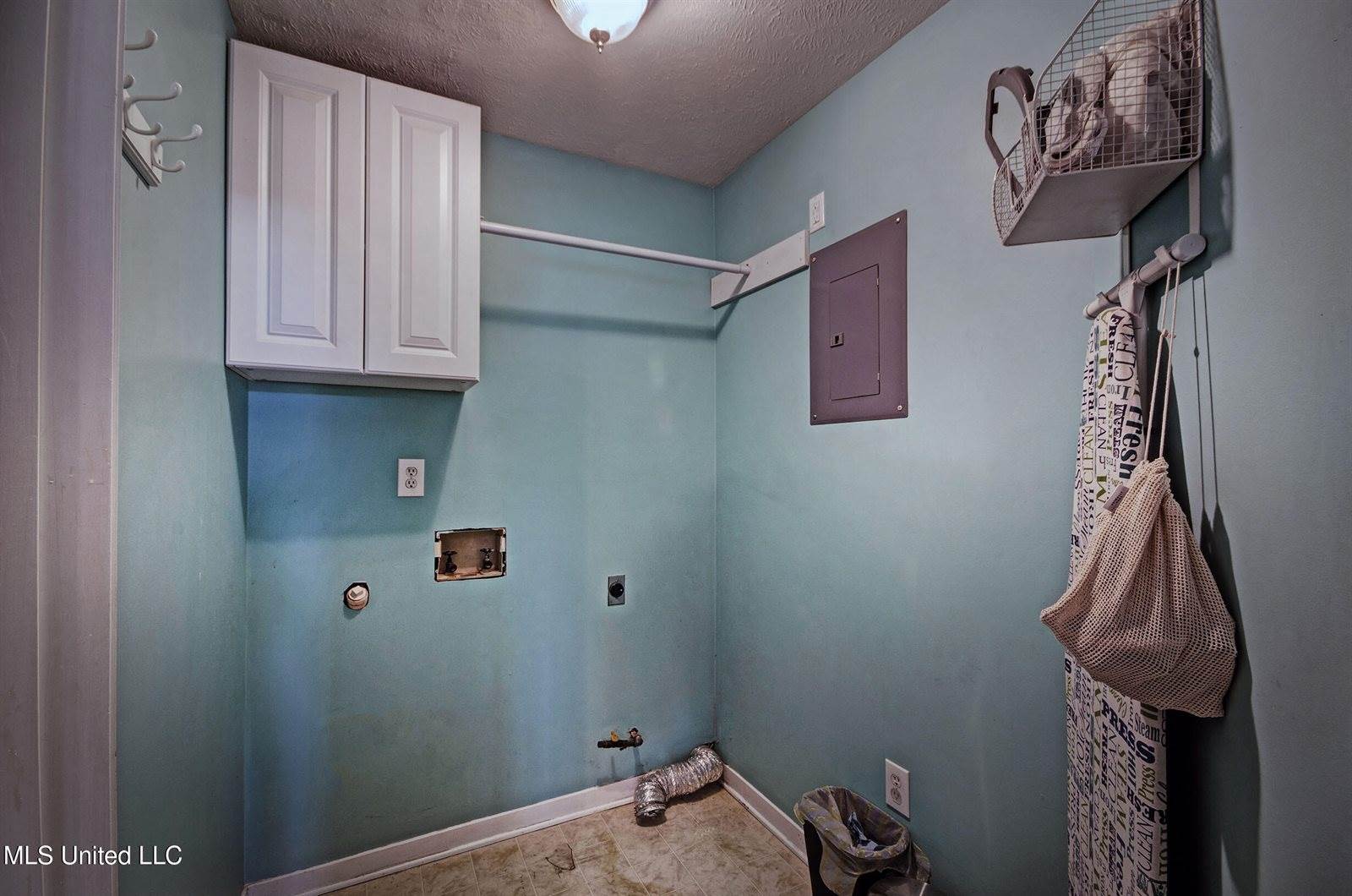 4021 Brookwood Drive, Flowood, MS 39232