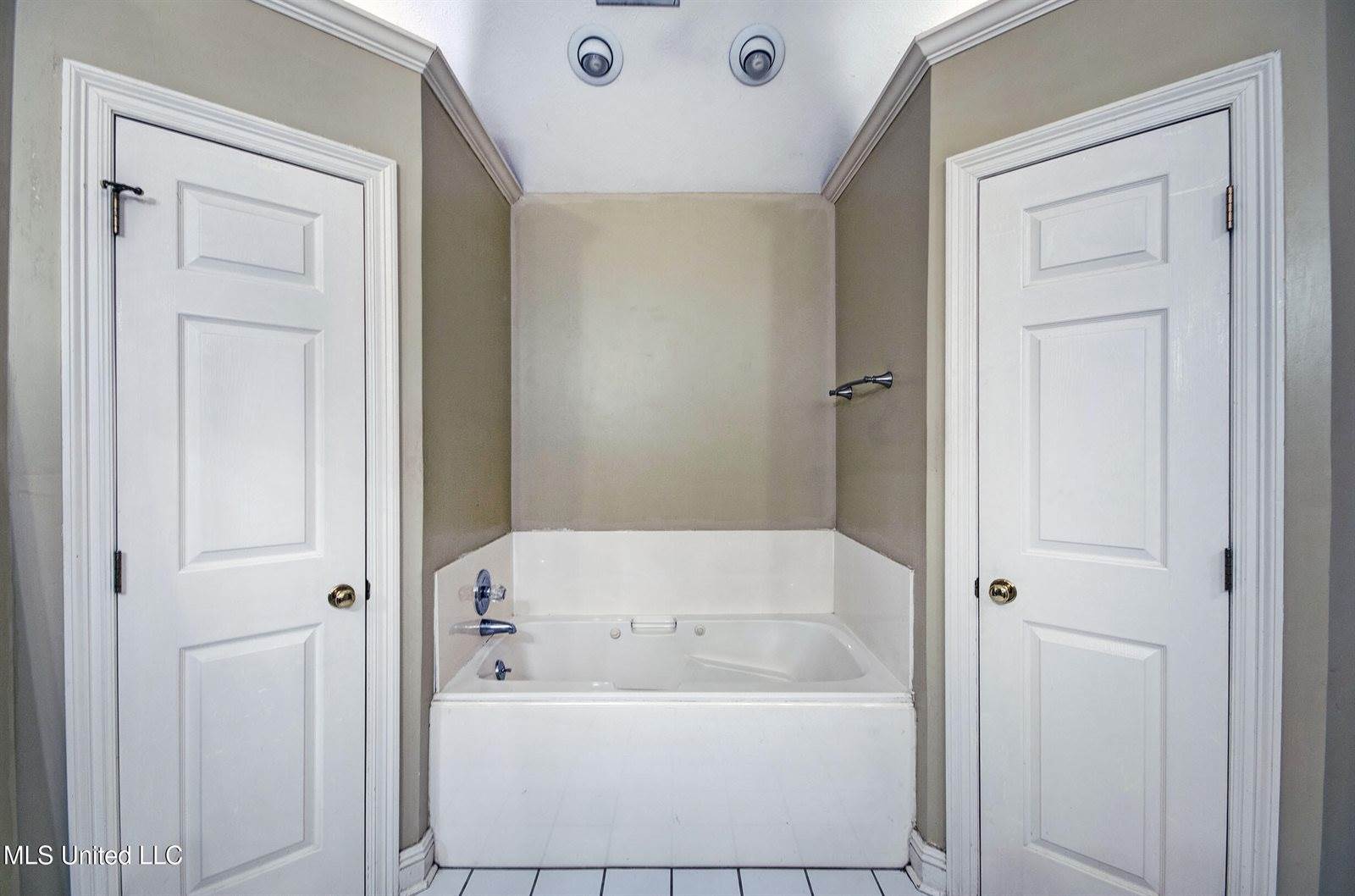 4021 Brookwood Drive, Flowood, MS 39232