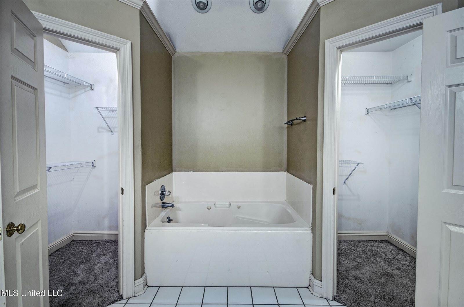 4021 Brookwood Drive, Flowood, MS 39232