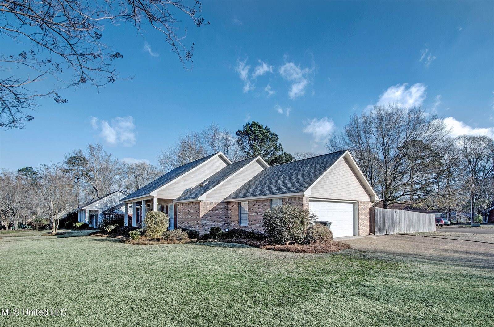 4021 Brookwood Drive, Flowood, MS 39232