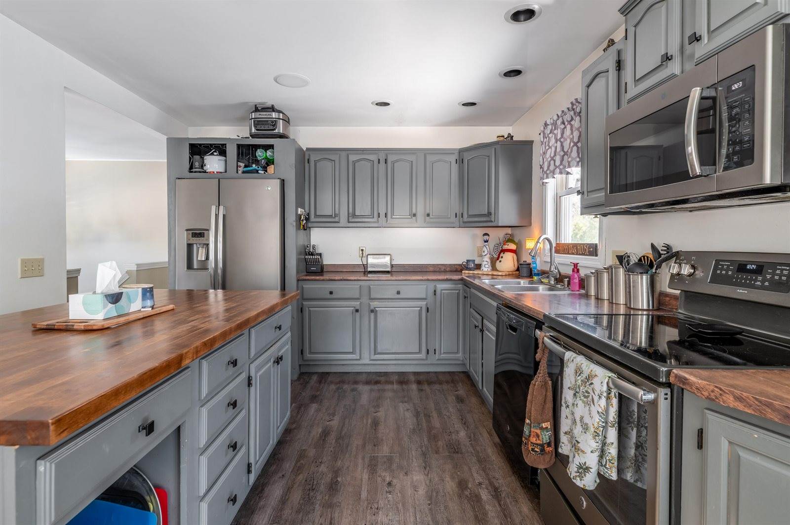 30 Yankee Avenue, Bangor, ME 04401