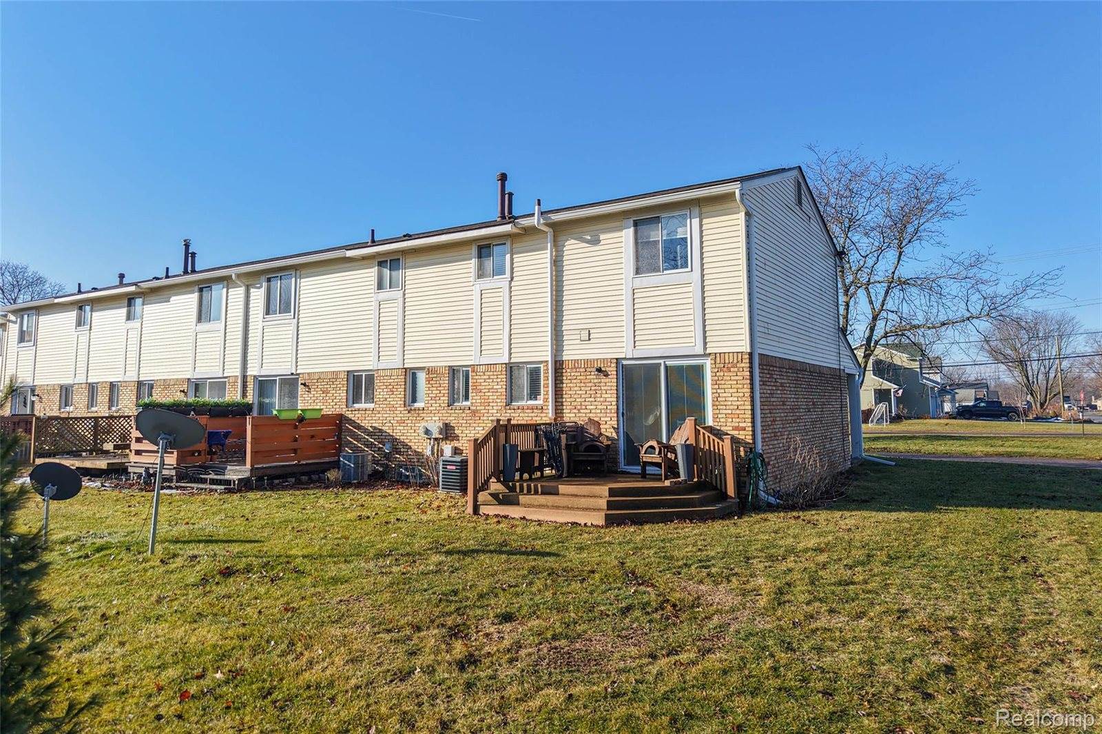 715 Cape Cod, SouthLyonCity_Oakland, MI 48178