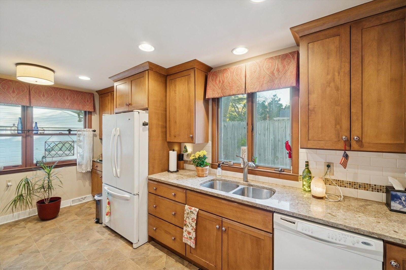 728 Montrose Avenue, Kalamazoo, MI 49008