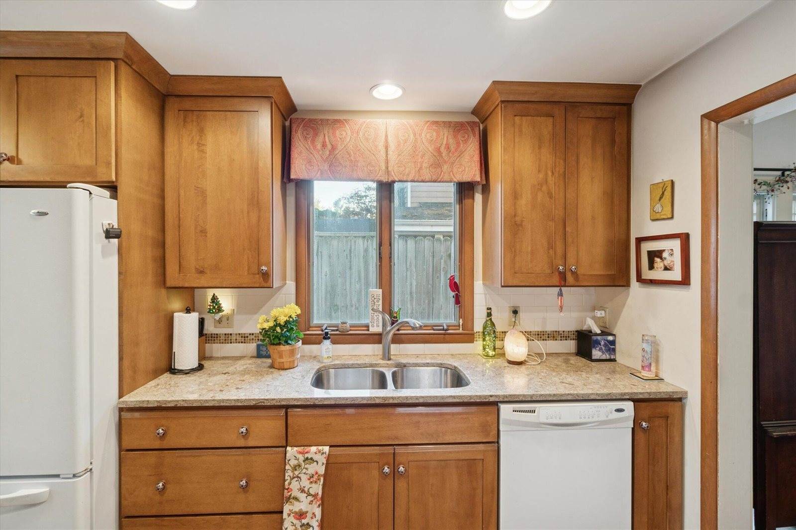 728 Montrose Avenue, Kalamazoo, MI 49008