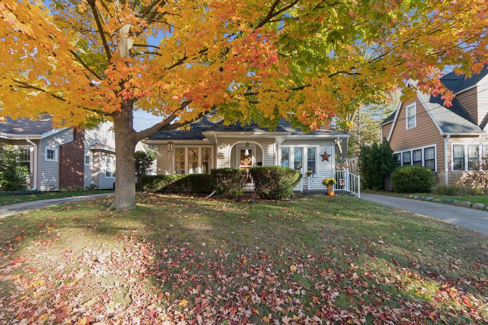 728 Montrose Avenue, Kalamazoo, MI 49008