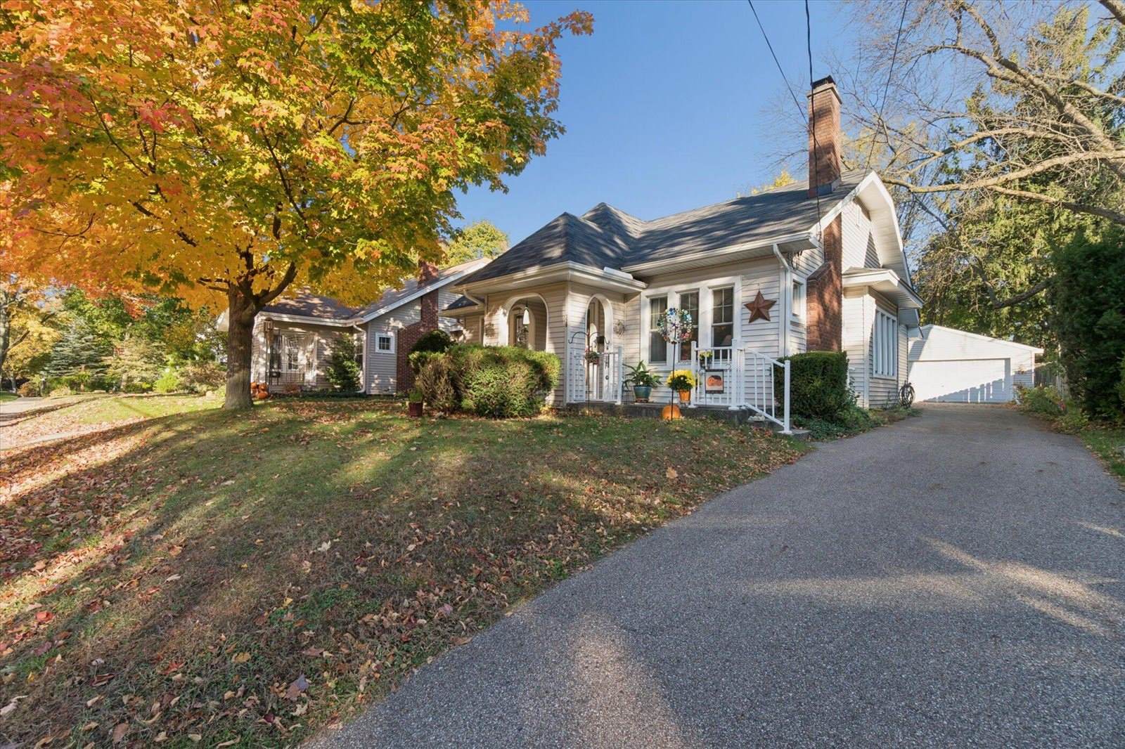 728 Montrose Avenue, Kalamazoo, MI 49008