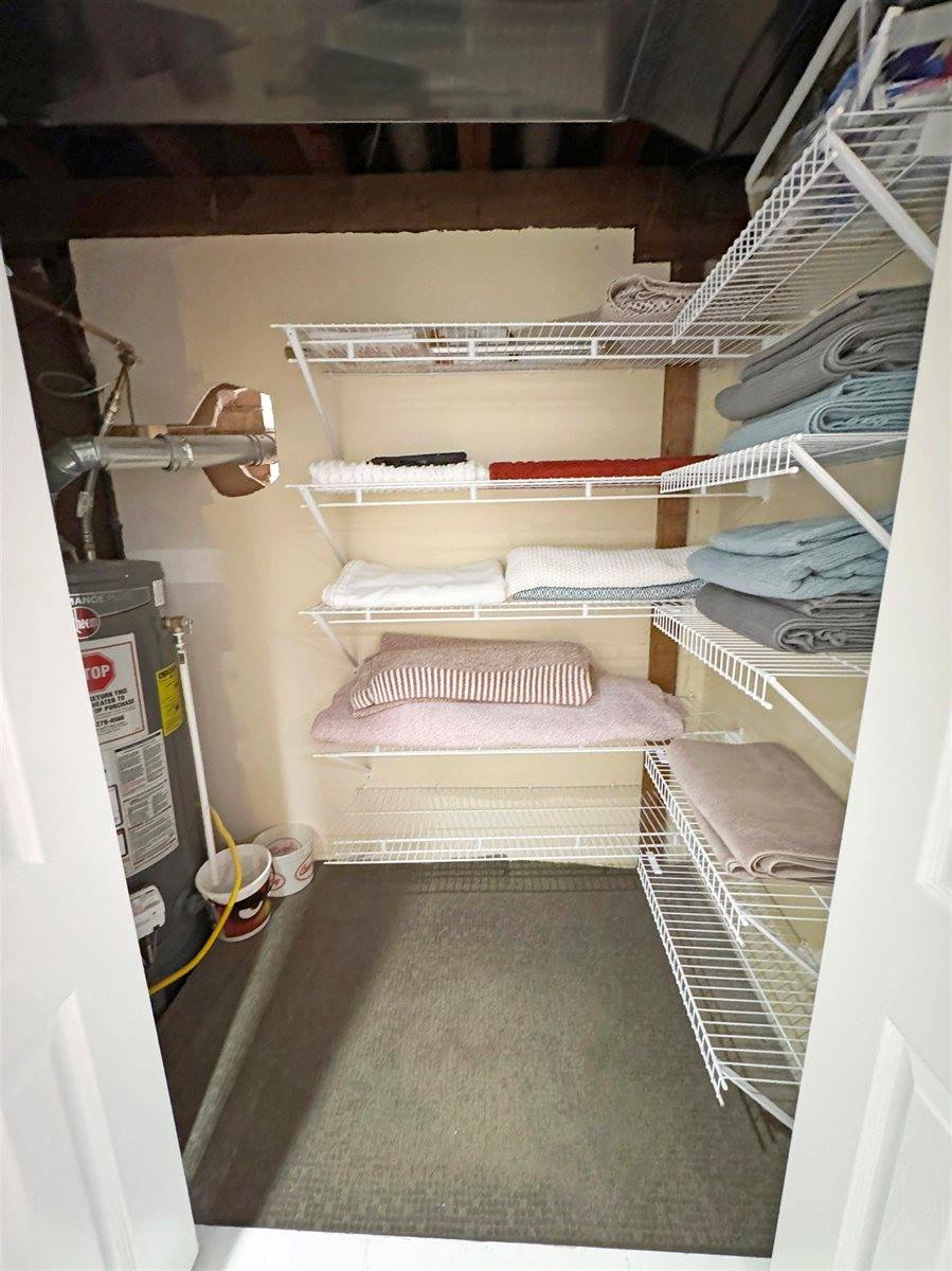 1021 1st St NW, Minot, ND 58703