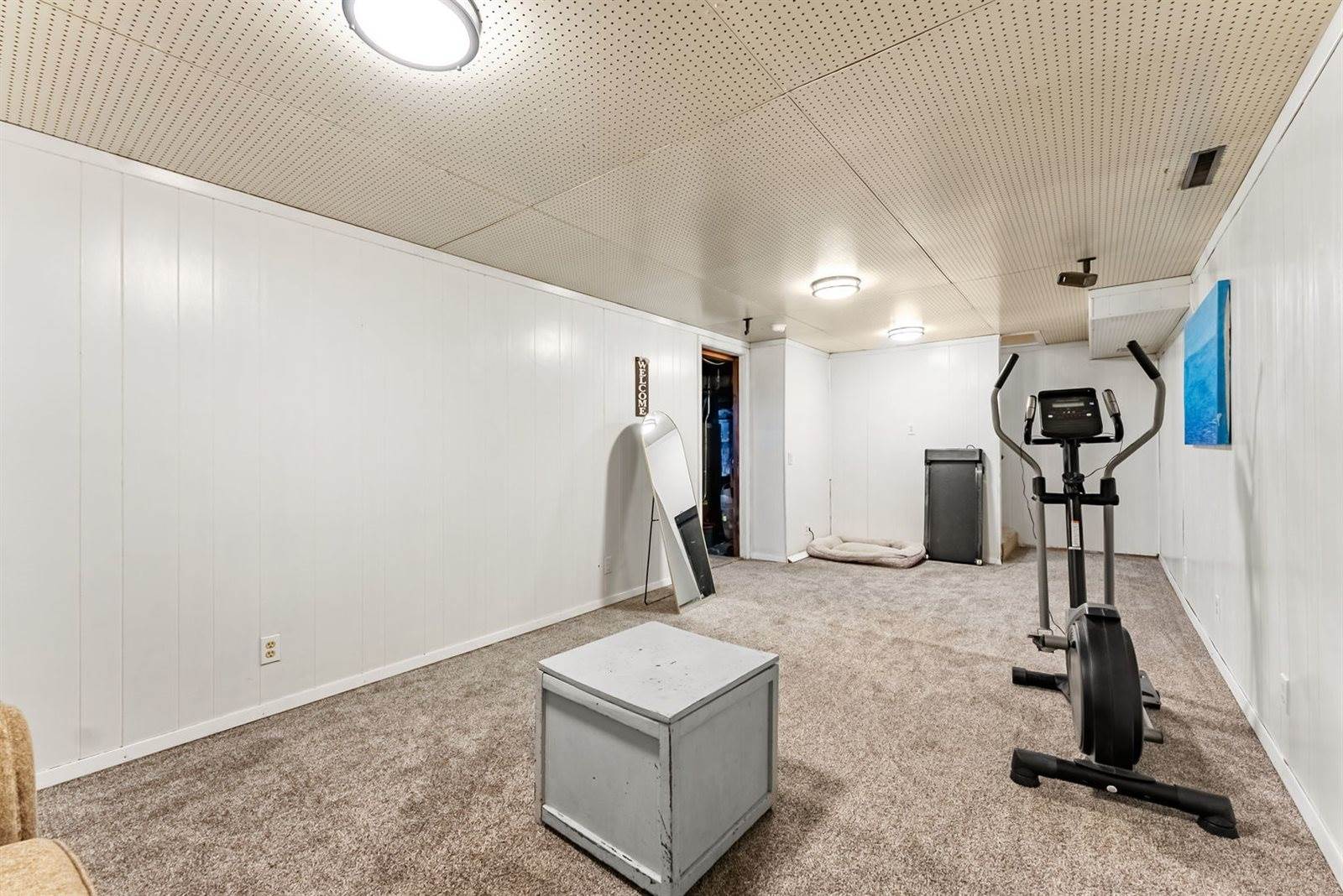 900 14TH Place, Camanche, IA 52730