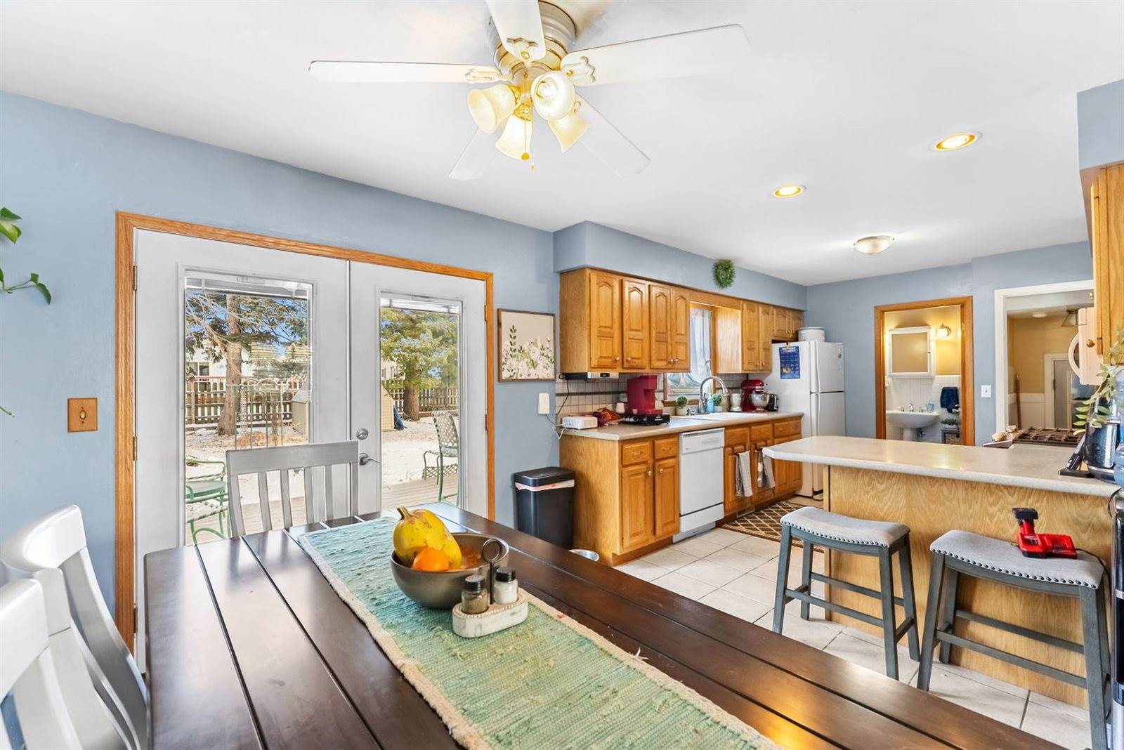 900 14TH Place, Camanche, IA 52730