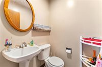 900 14TH Place, Camanche, IA 52730