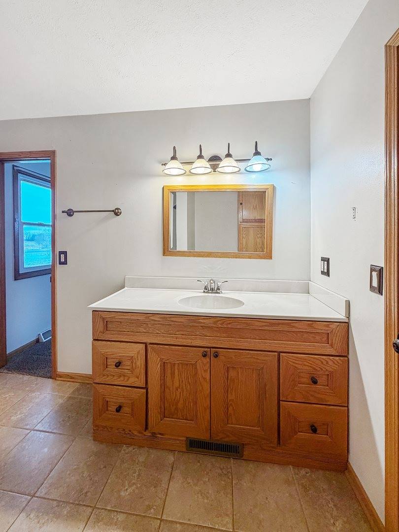 215 Baird Street, Dakota, IL 61018