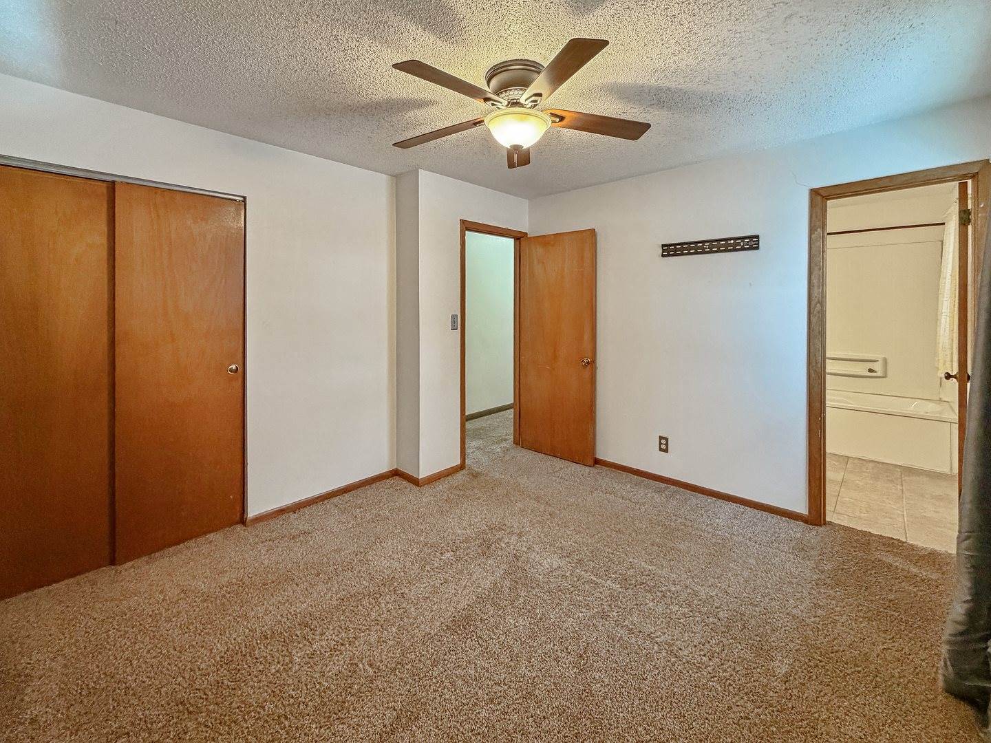 215 Baird Street, Dakota, IL 61018