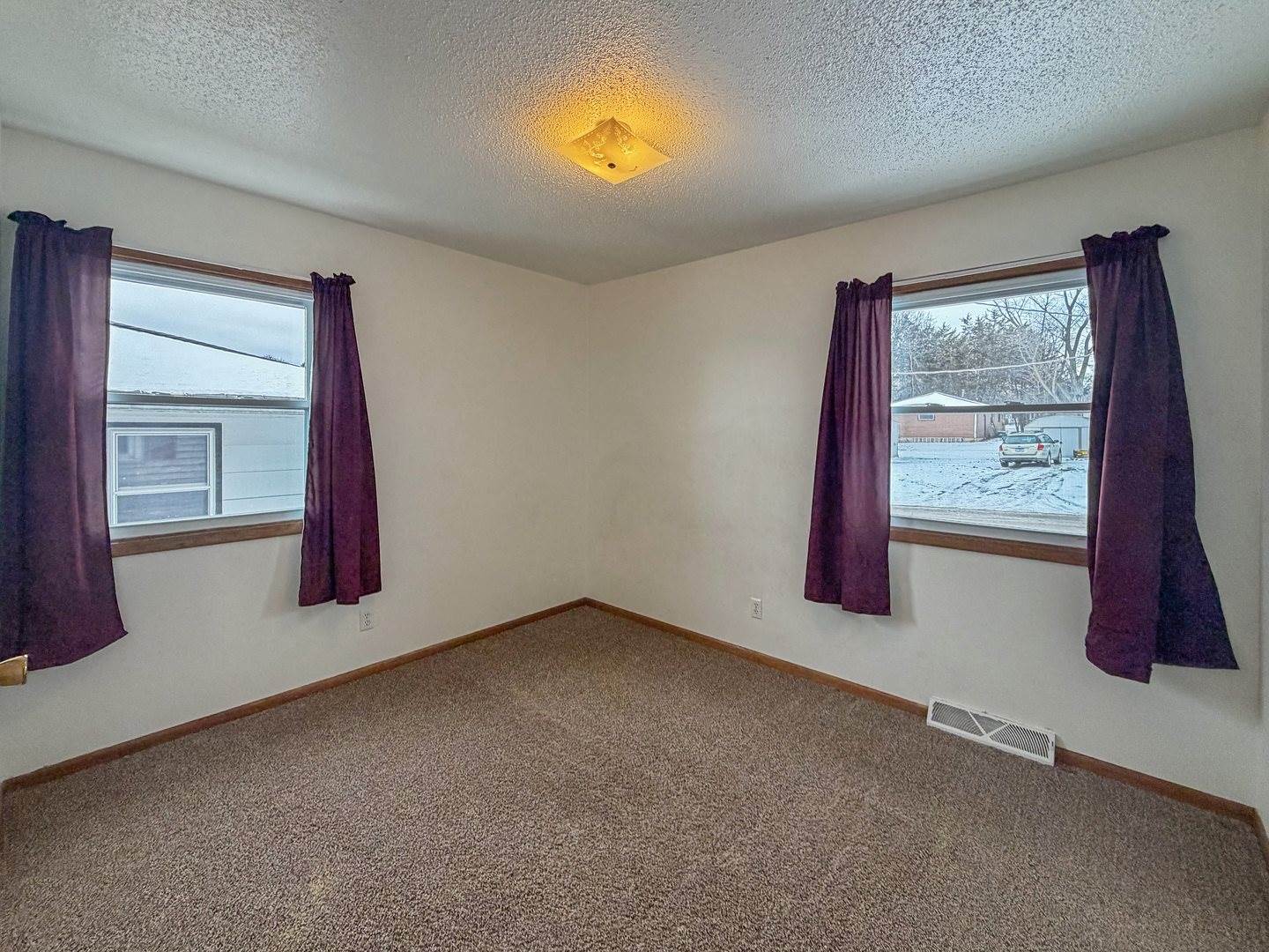 215 Baird Street, Dakota, IL 61018